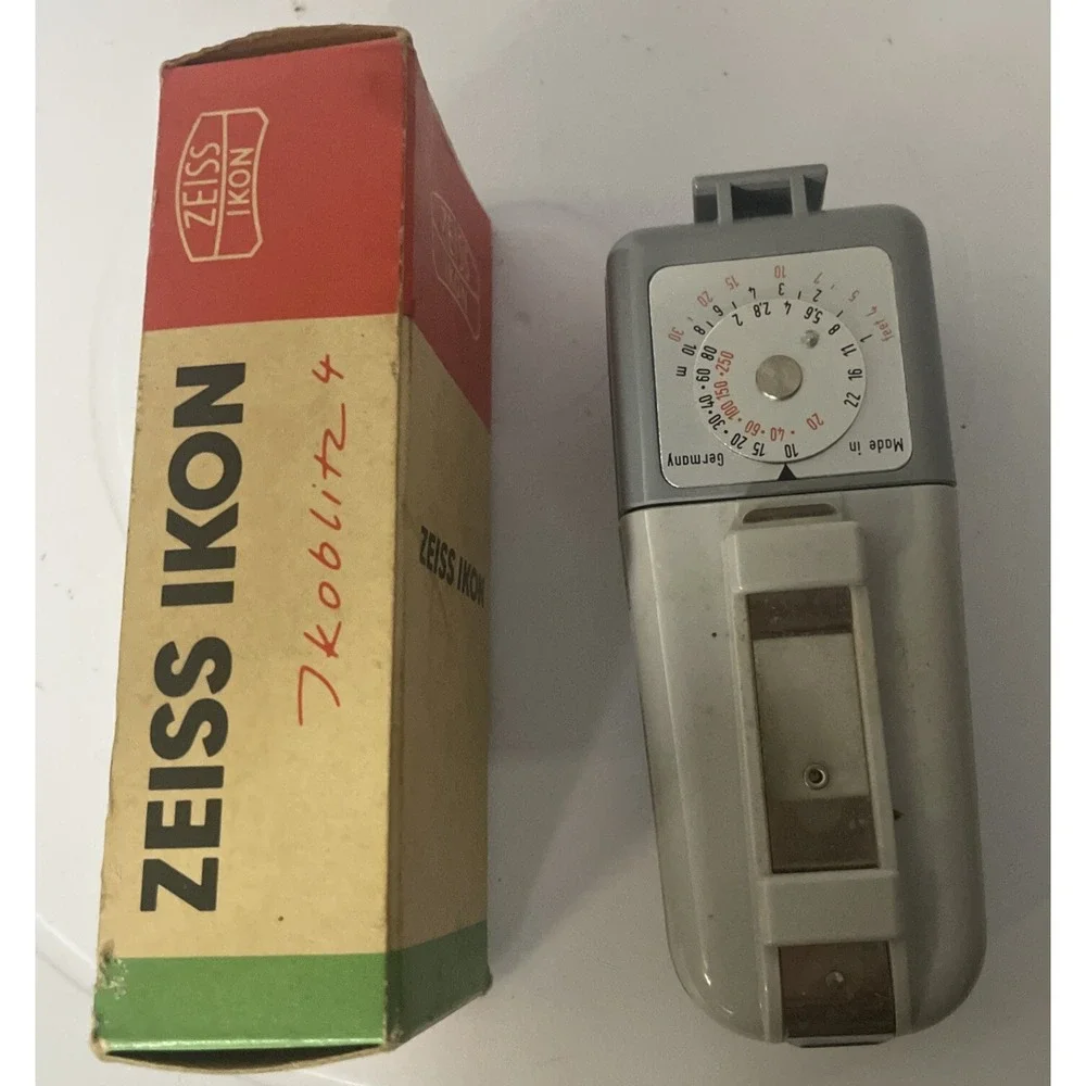 Vintage ZEISS IKON Ikoblitz‎ 4 in Original Box Germany Pre-Owned no Flash bulb